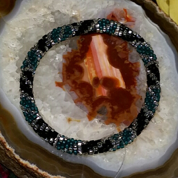 k4tg4r.com Jewelry - 1 Pc. ☆ Nepal Handmade Roll Bead Bracelet